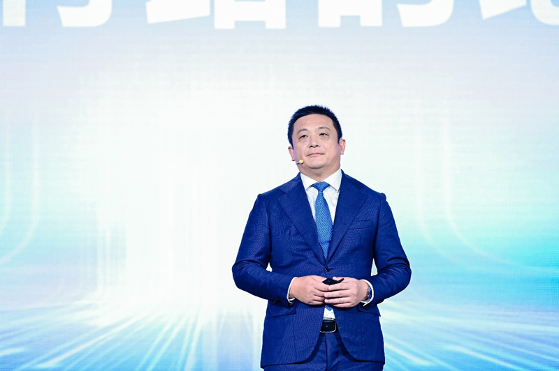华为数字能源副总裁、华为数字能源数据中心能源及关键供电产品线总裁何波发表主题演讲