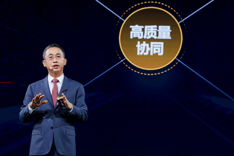 华为董事、华为数字能源总裁侯金龙
