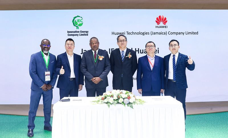 华为智能光伏与来自全球各地的客户、伙伴签署合作协议