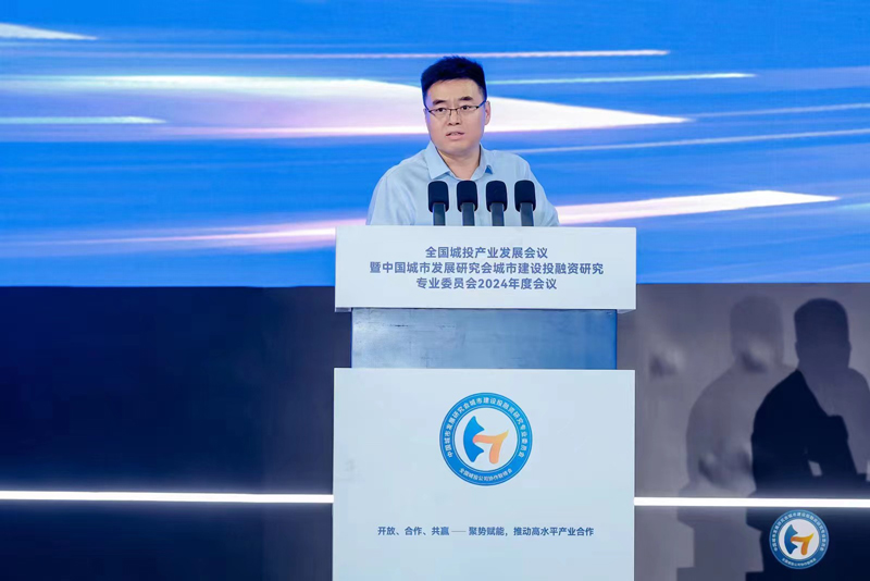 华为数字能源智能充电全球业务总裁刘大伟现场发言